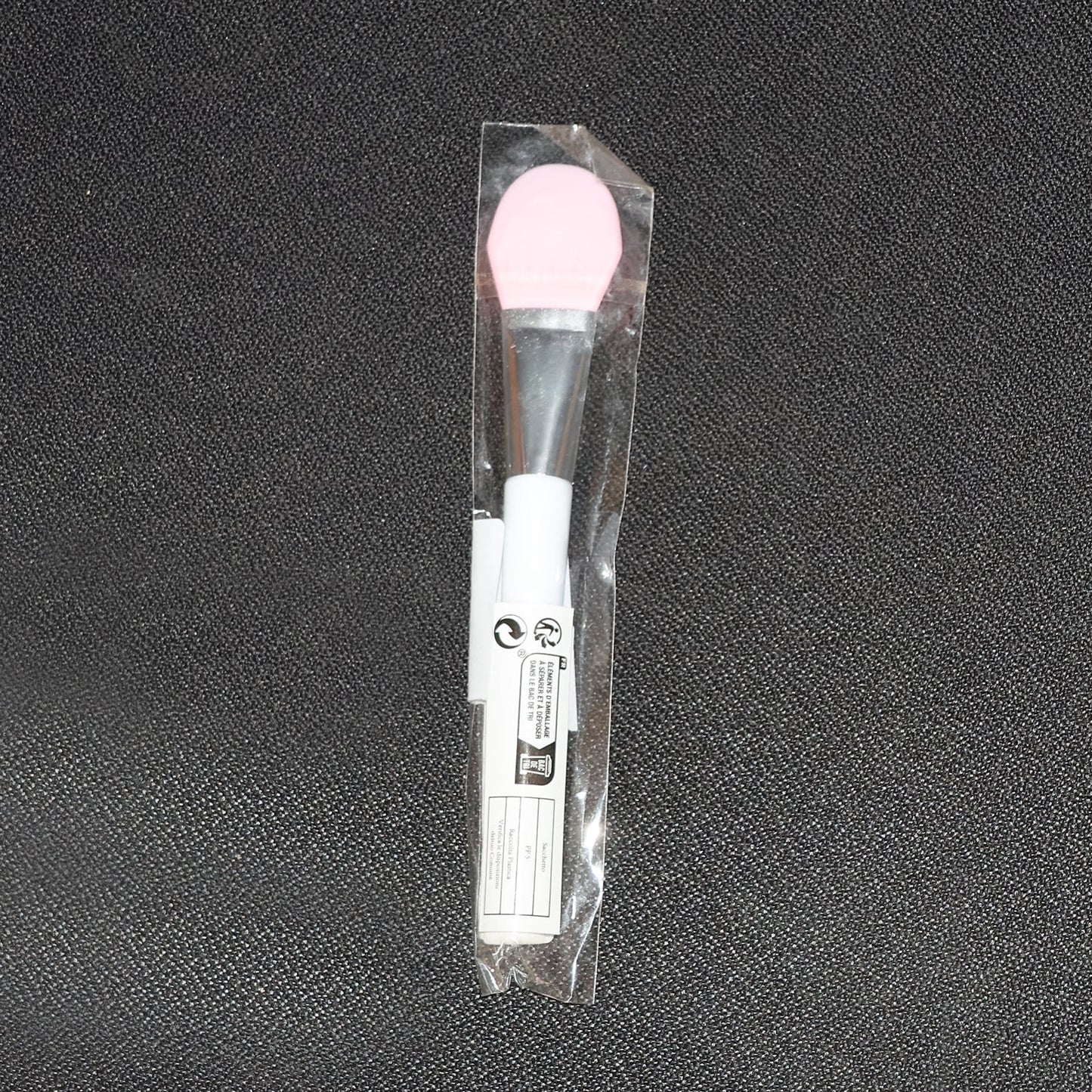 Neutral image of silicone applicator tool