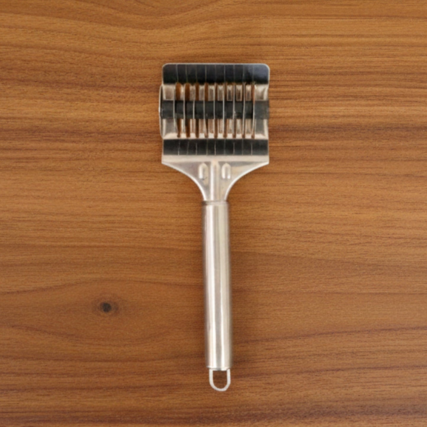 Multi-blade dough cutter roller ideal for pasta and noodle making