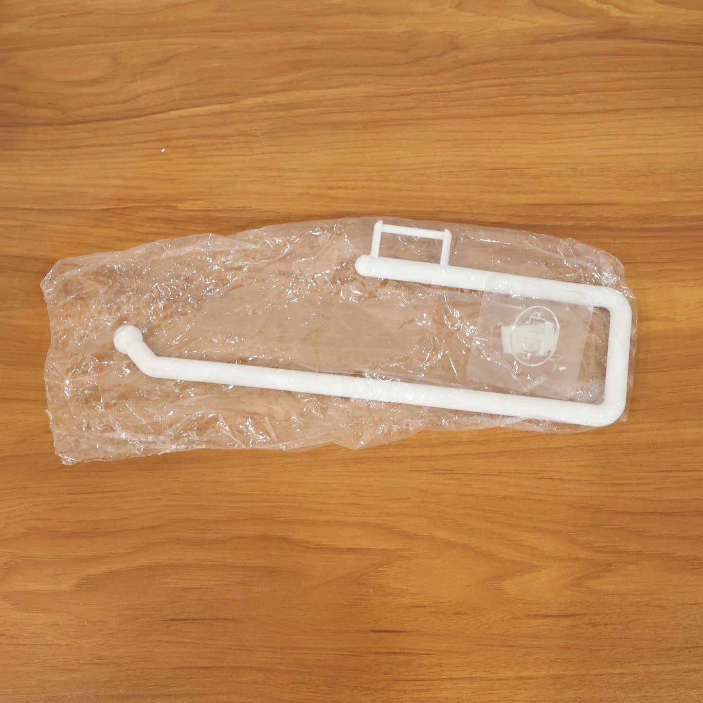 Efficient wall mount paper towel holder for home and kitchen use