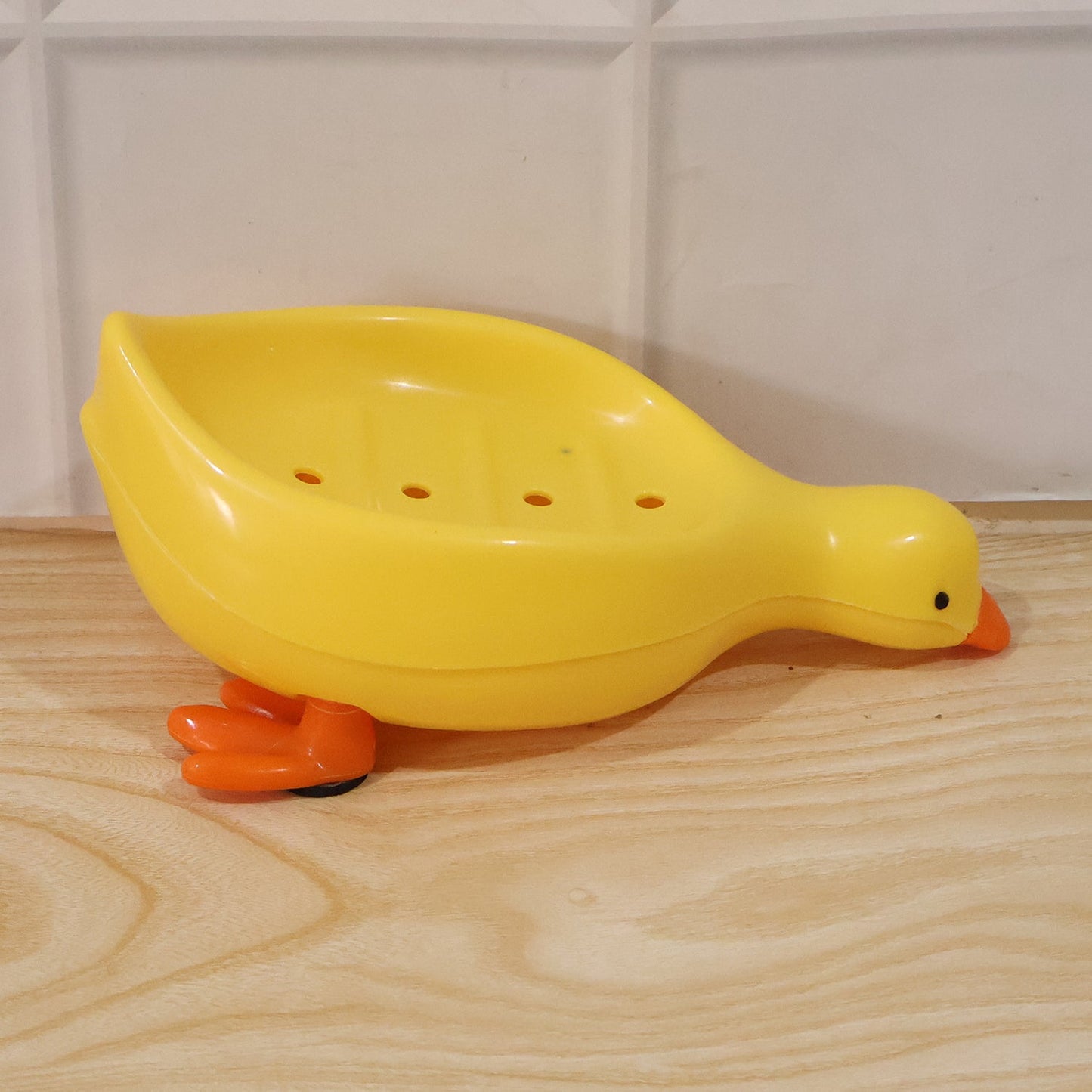 Duck-shaped soap holder box with drainage for kids bathroom