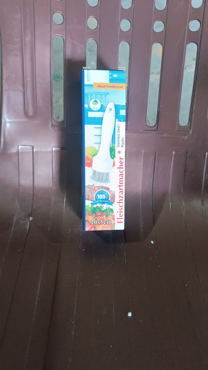 Packaging of the meat tenderizer tool, ready for home delivery.