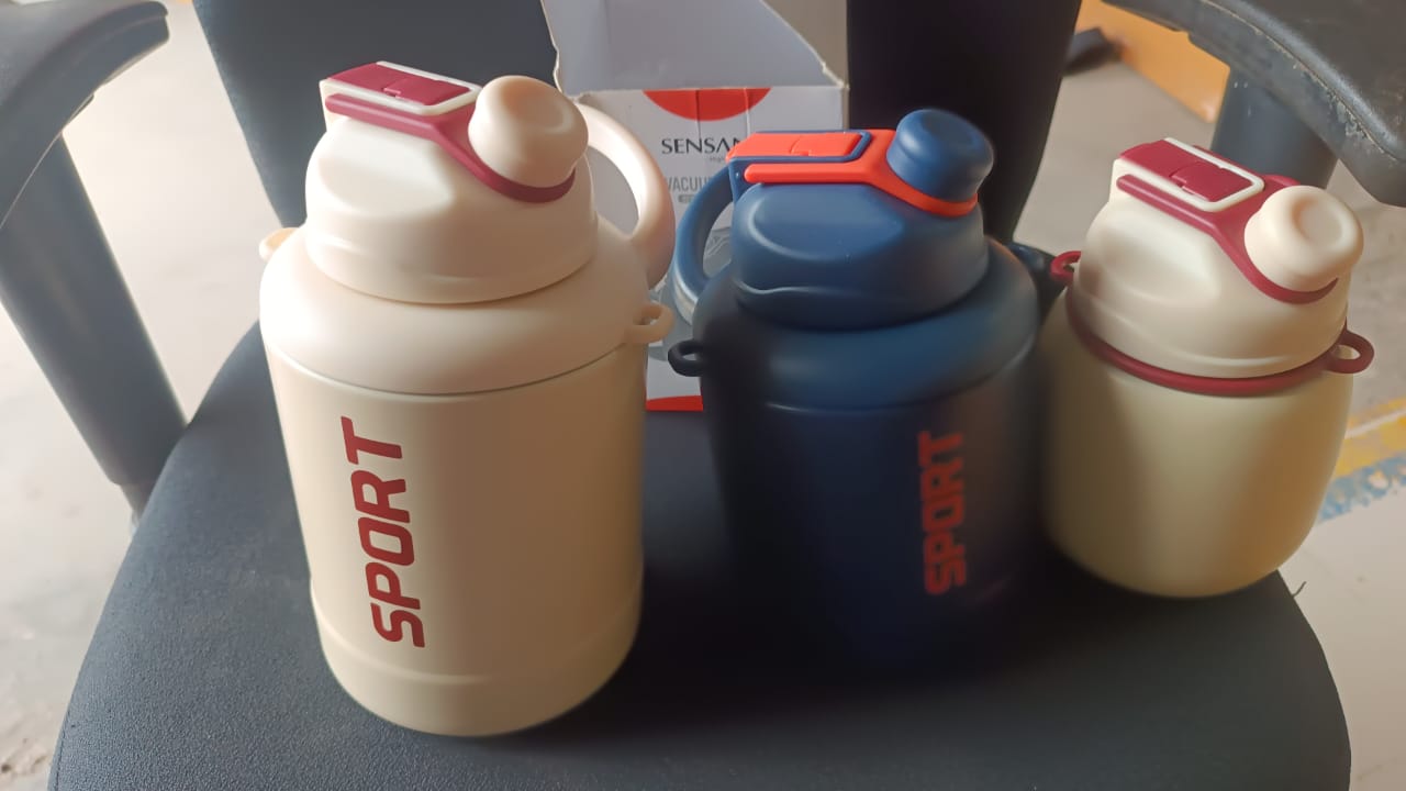 Leak-proof sports vacuum bottle with shoulder strap for outdoor activities