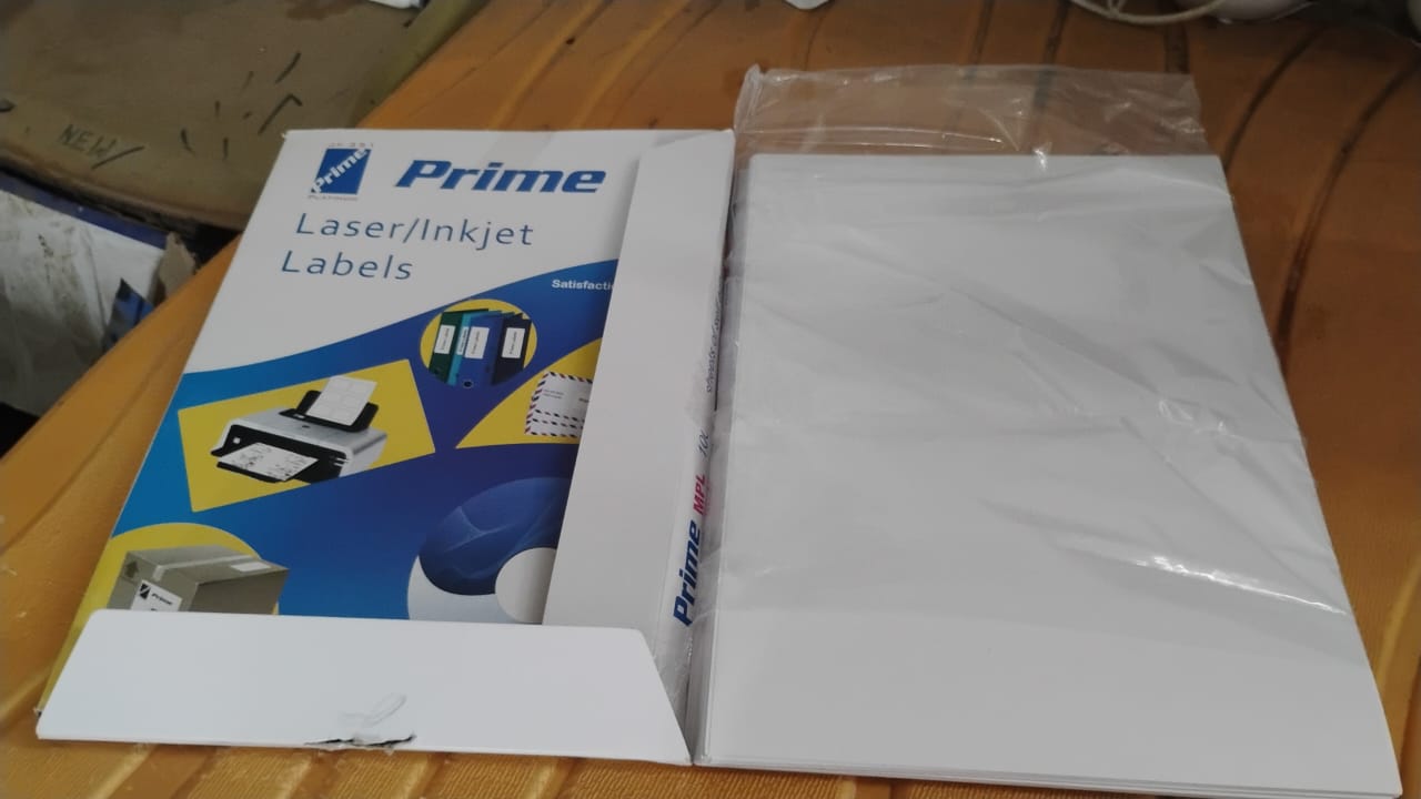 Pack of 100 A4 printable white self-adhesive label sheets for versatile labeling