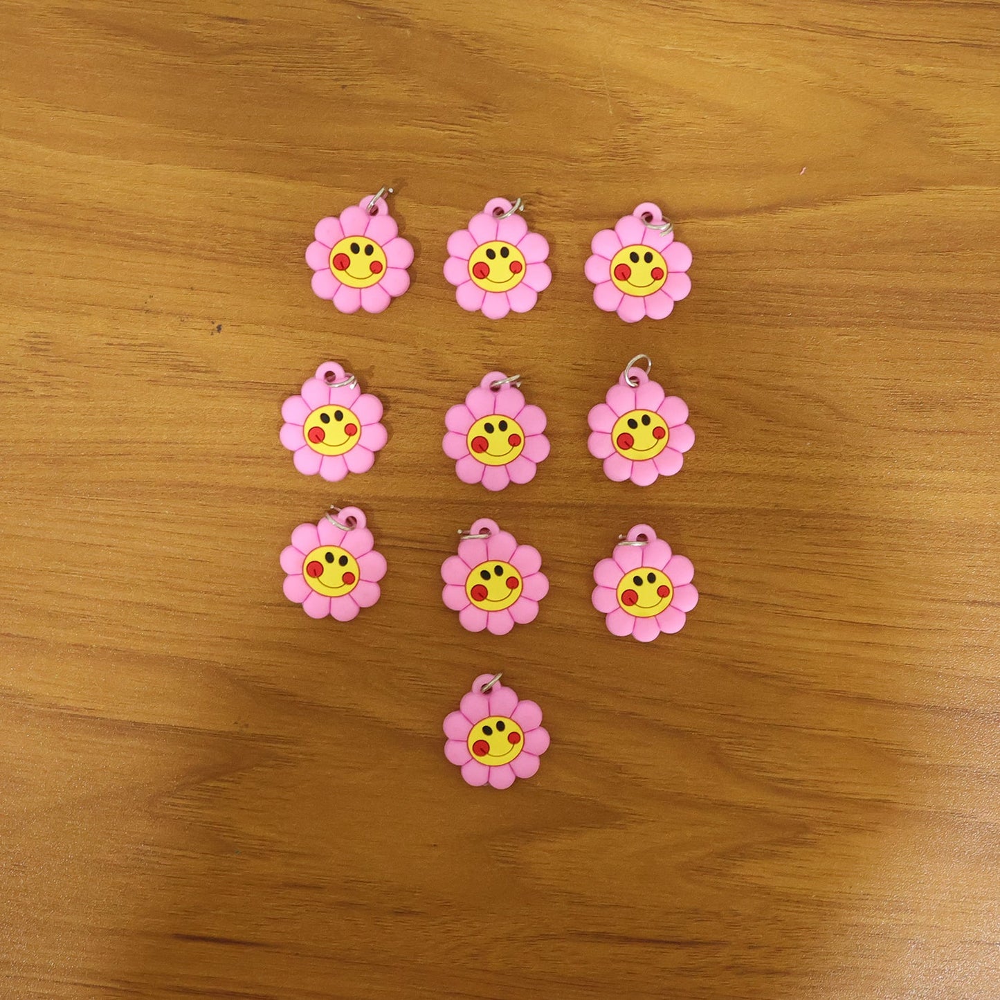 Decorative smiley flower keychain for accessories