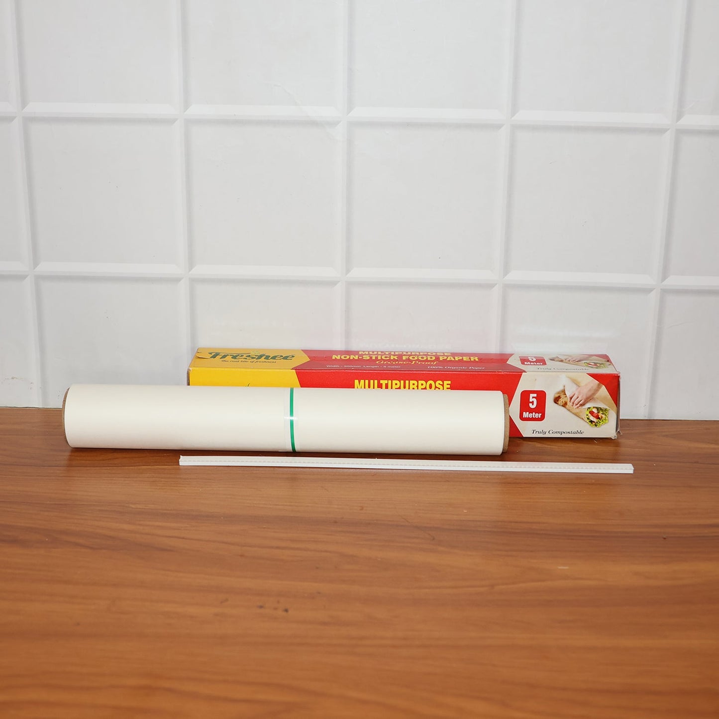 Packaging detail of Freshee grease-resistant non-stick food paper roll