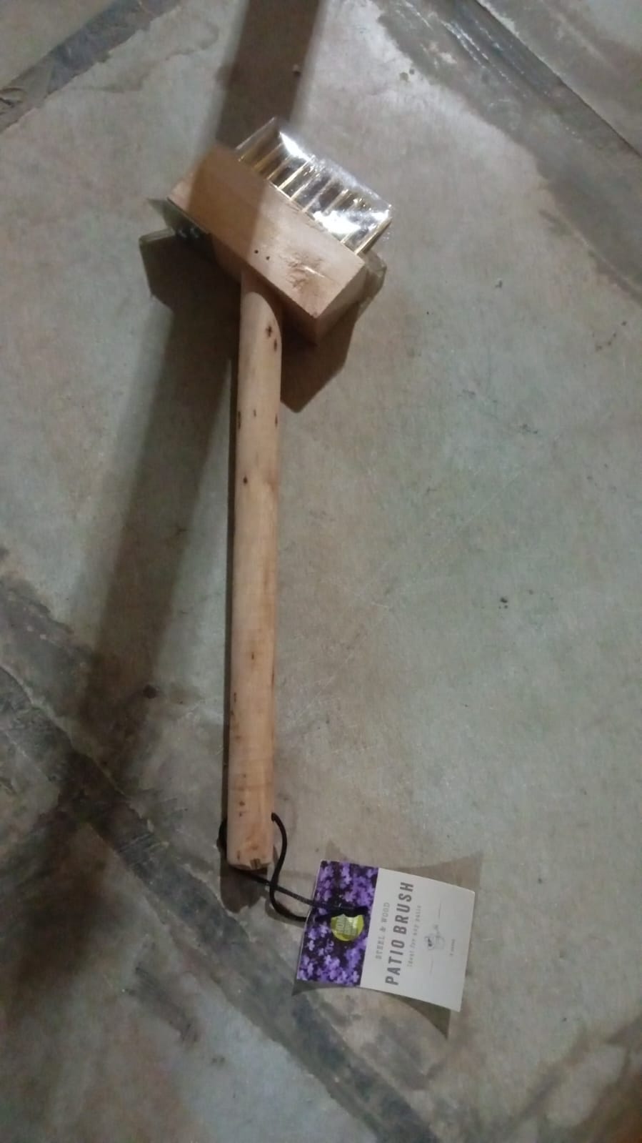 Diagram showcasing the effective design of the weed removal brush.