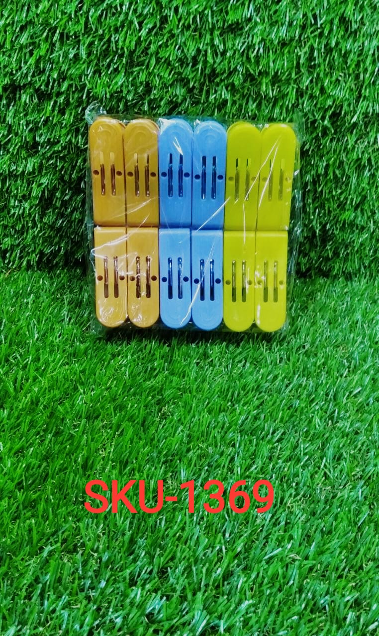 Everyday use multicolour plastic laundry clips, perfect for Indian households.