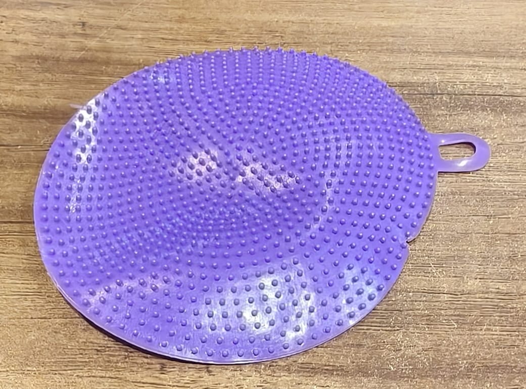 Purple silicone dish scrubber suitable for multi-purpose cleaning
