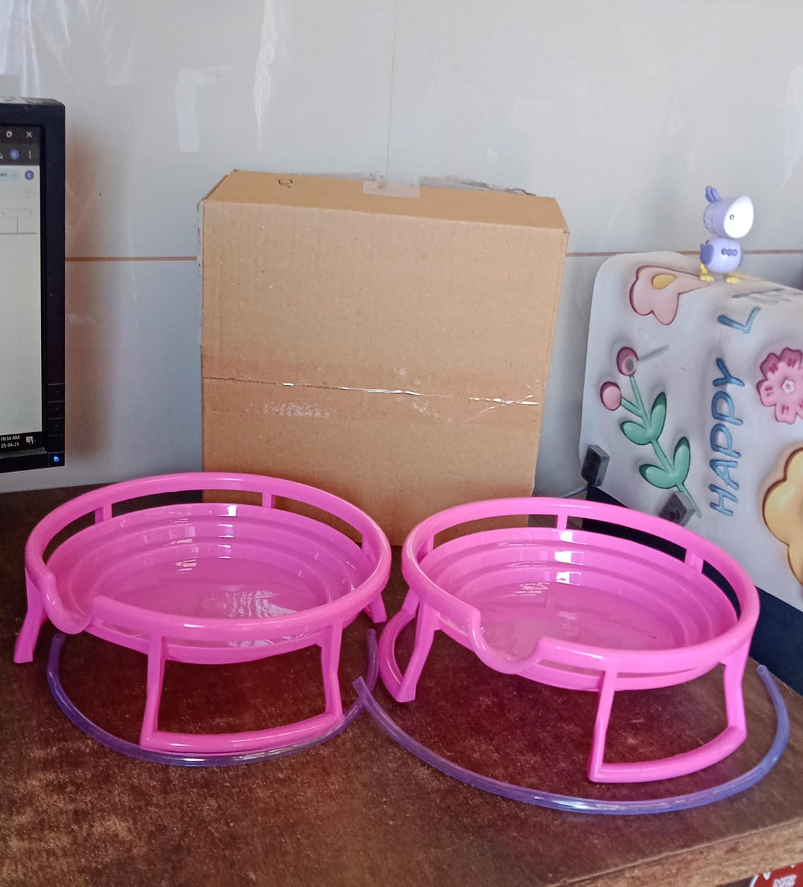 Water pot stand set displayed on kitchen surface