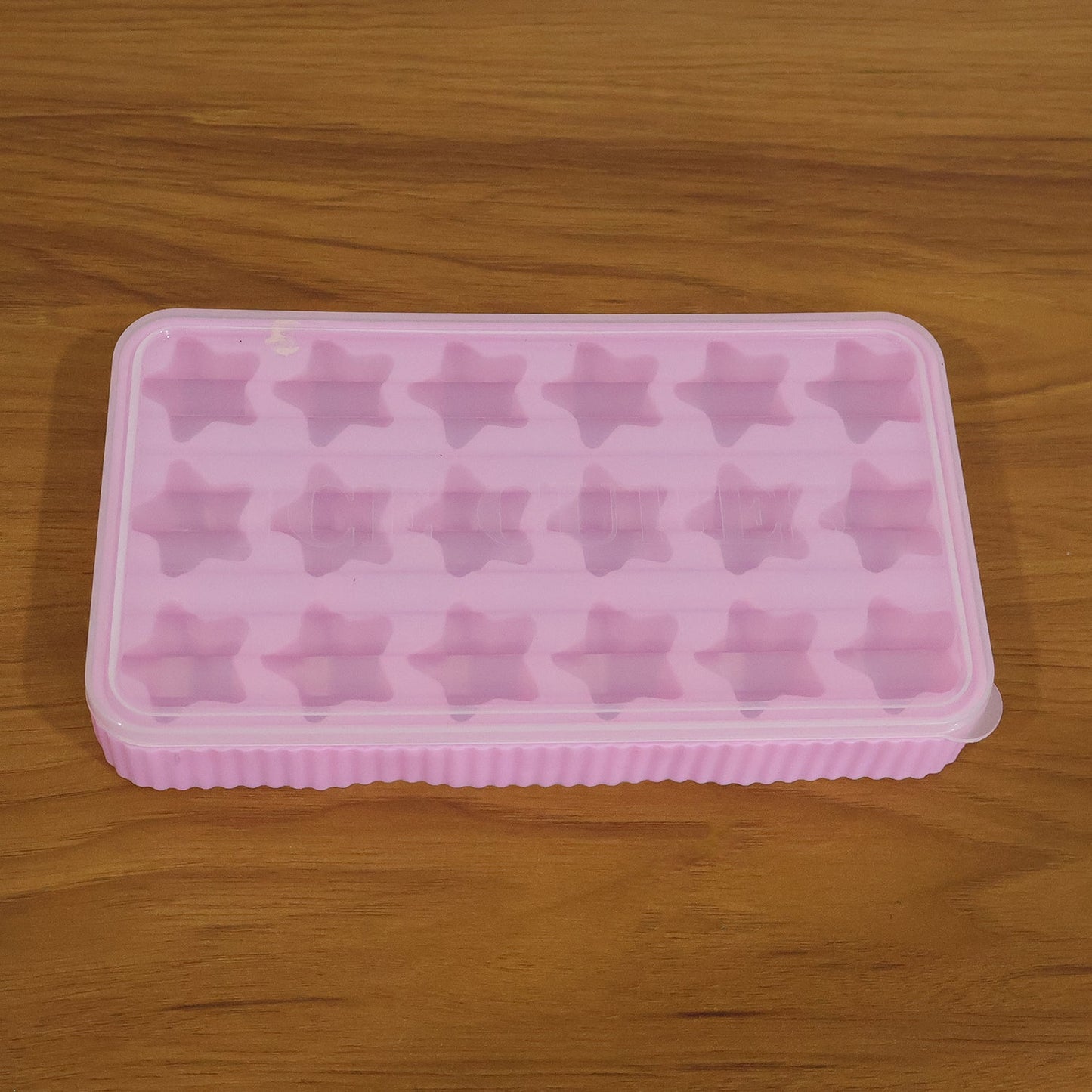 novelty star-shaped ice tray for beverages and treats