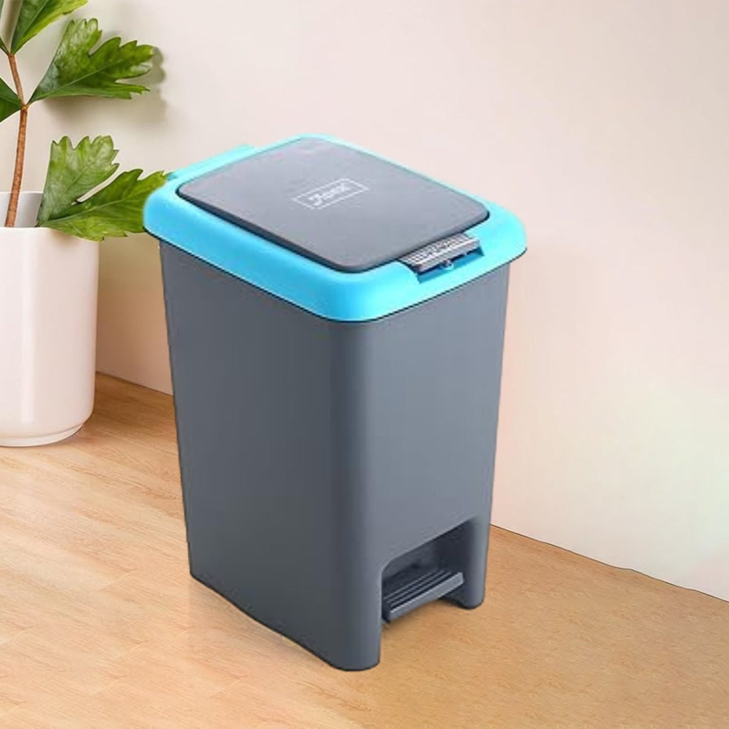 Push N Pedal Dust Bin in 6.5 liter capacity showing main design with foot pedal