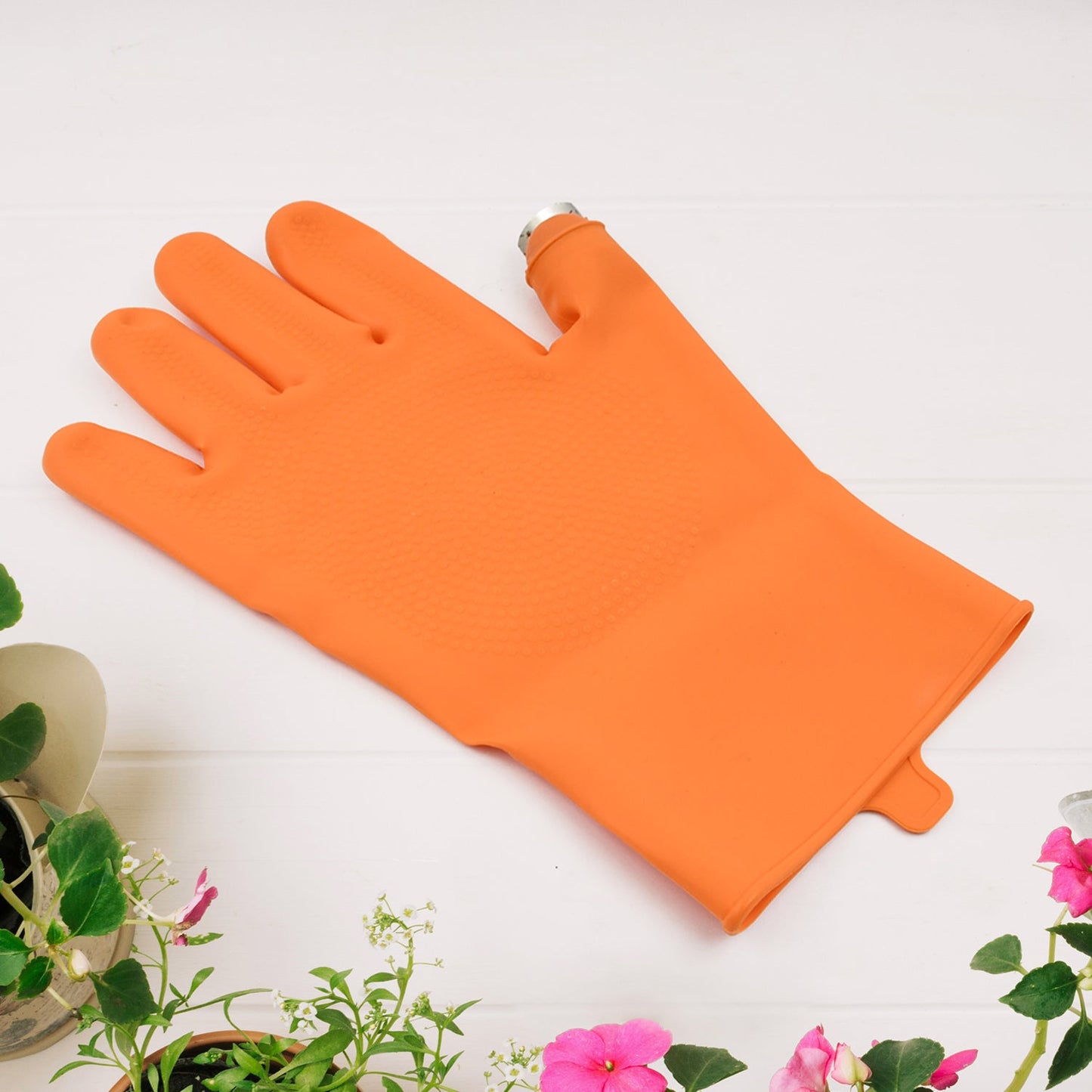 Front view of the Right-Handed Thumb Cutter Glove, highlighting the secure fit and blade.