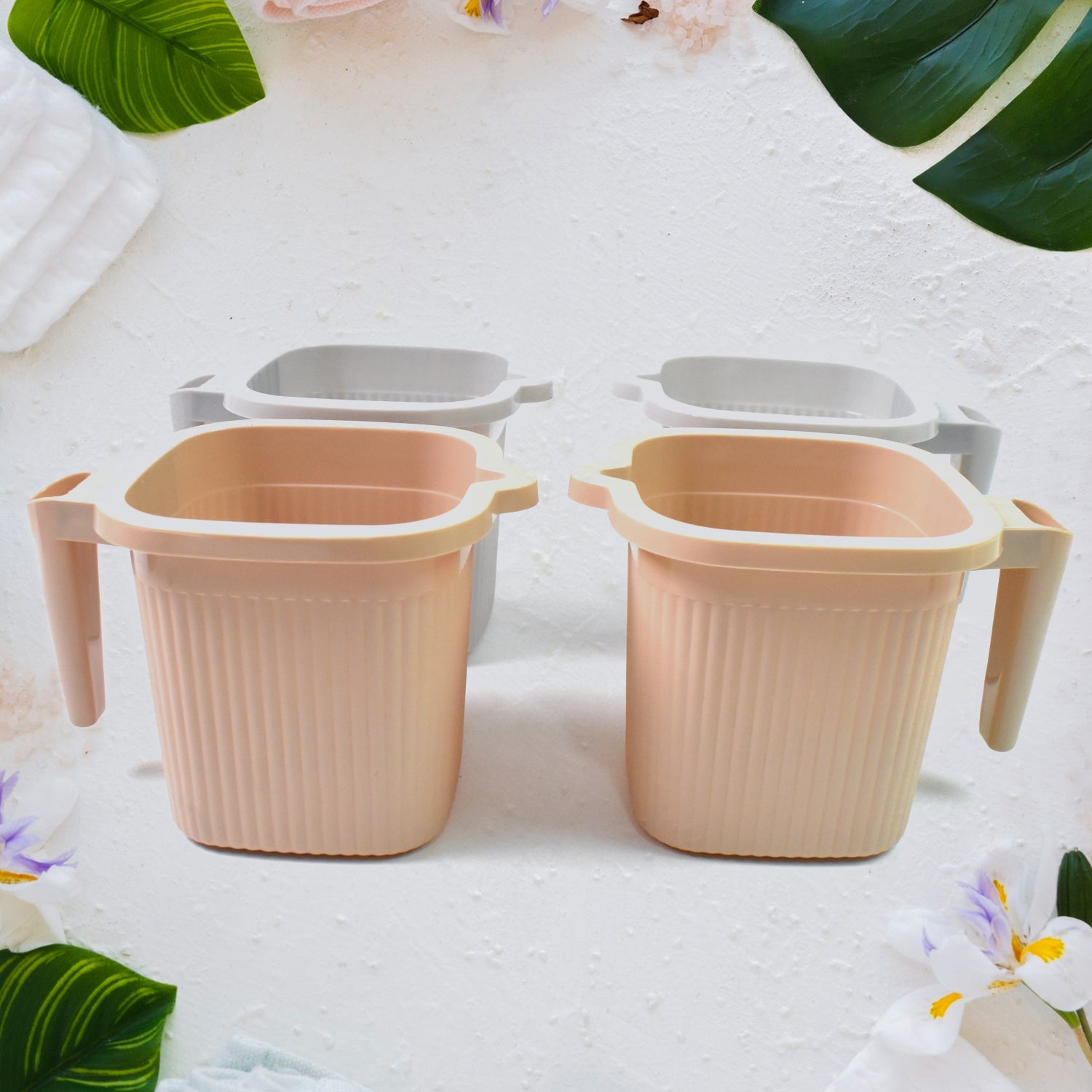 Single 1000ml plastic bath mug with a square shape and sturdy handle.