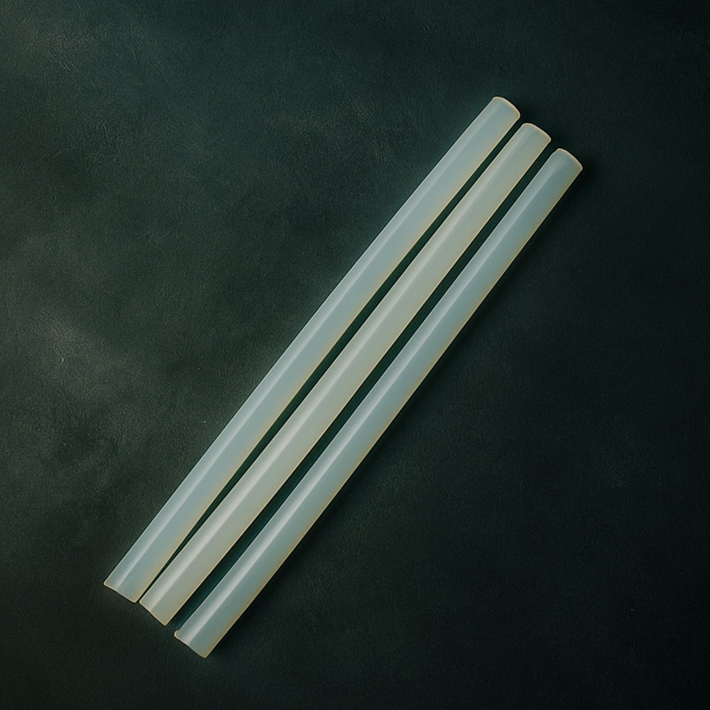 Pack of 3 hot melt glue sticks 20 cm long for glue guns