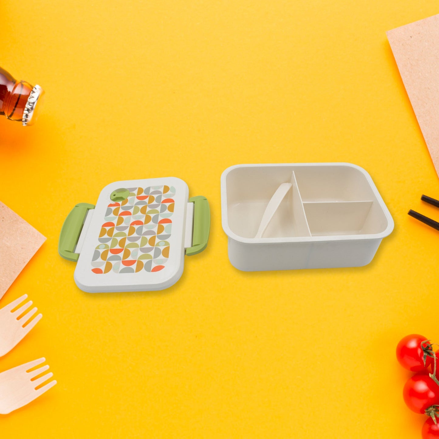 Side view of the leakproof 3 compartment lunch box with its compact design.