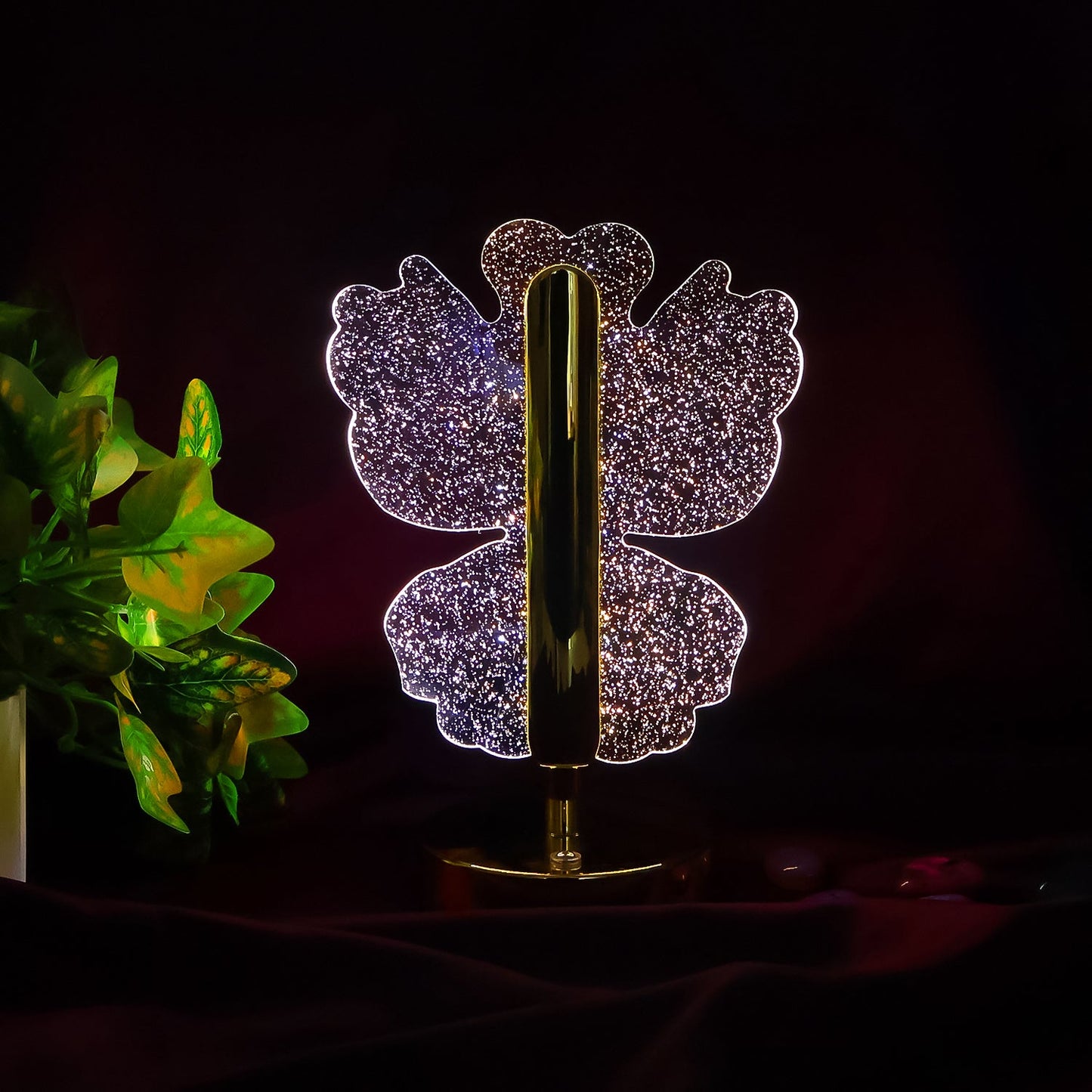 Four-leaf clover design crystal table lamp for home decor