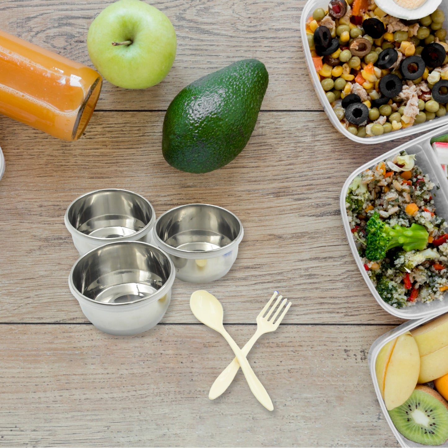 Plastic bottle and cutlery (spoon & fork) included in the versatile lunch box set.