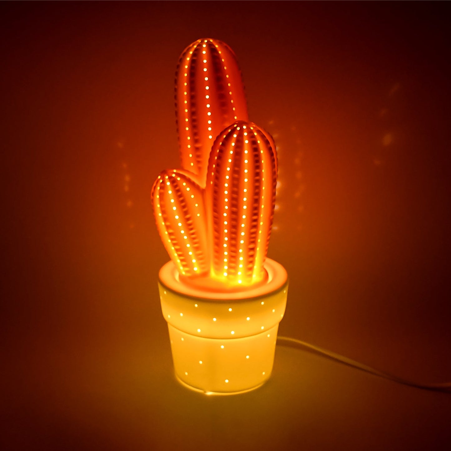 Big ceramic table lamp with elegant design for desk or table