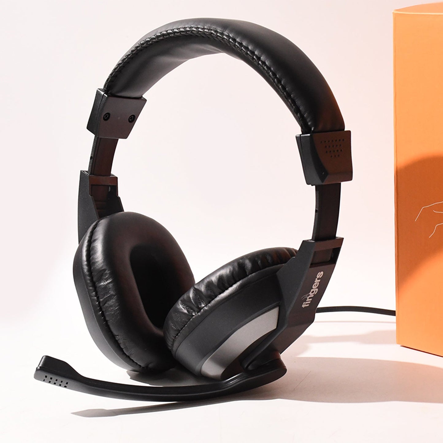 Wired headset with flexible mic ideal for audio calls and gaming