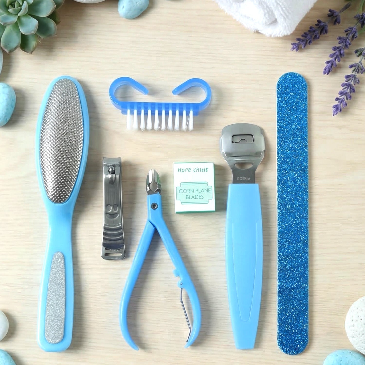 Travel-friendly complete nail and foot care grooming set