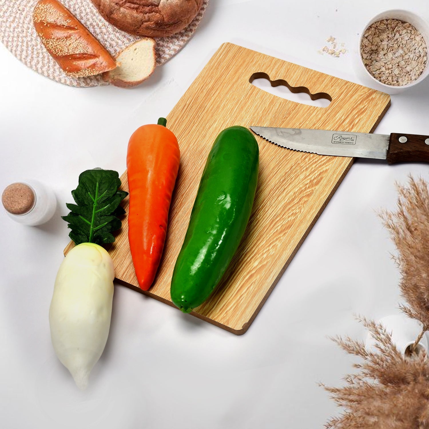 Natural wooden cutting board, ideal for daily kitchen prep.