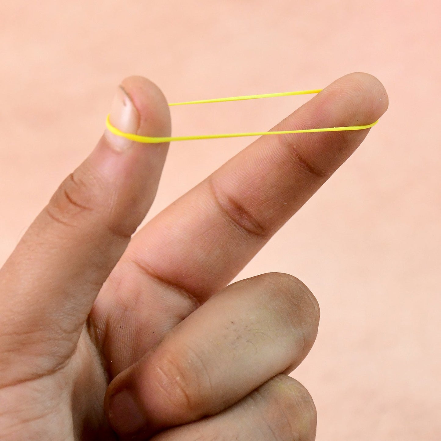 Stretchable elastic rubber bands holding items securely