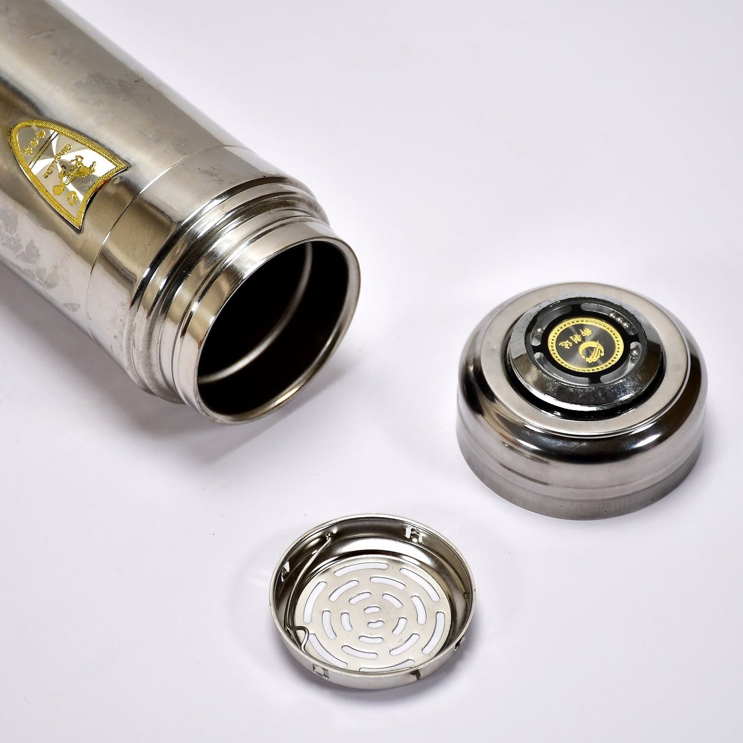 Top-down view of the 420ml vacuum insulated water bottle by Bottlart.