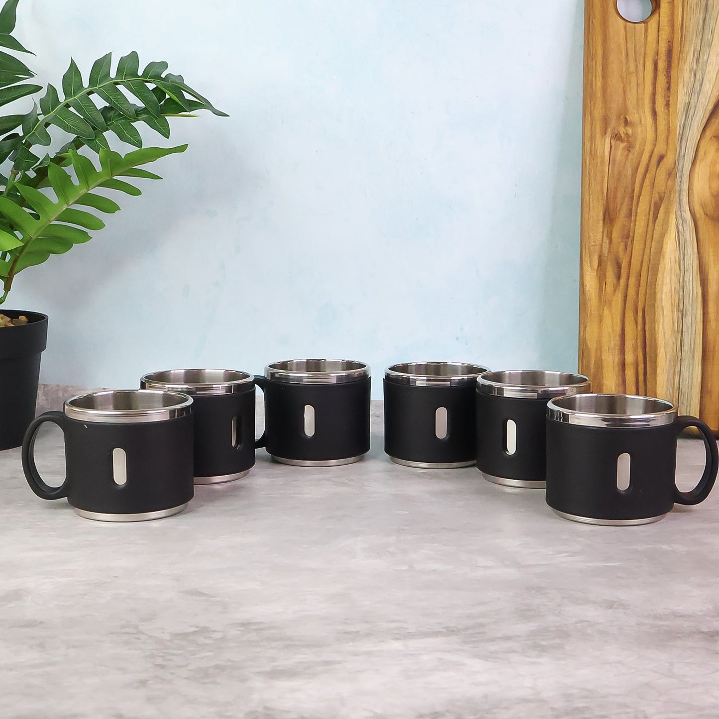 Elegant coffee mug gift set showing polished rims and ergonomic handles