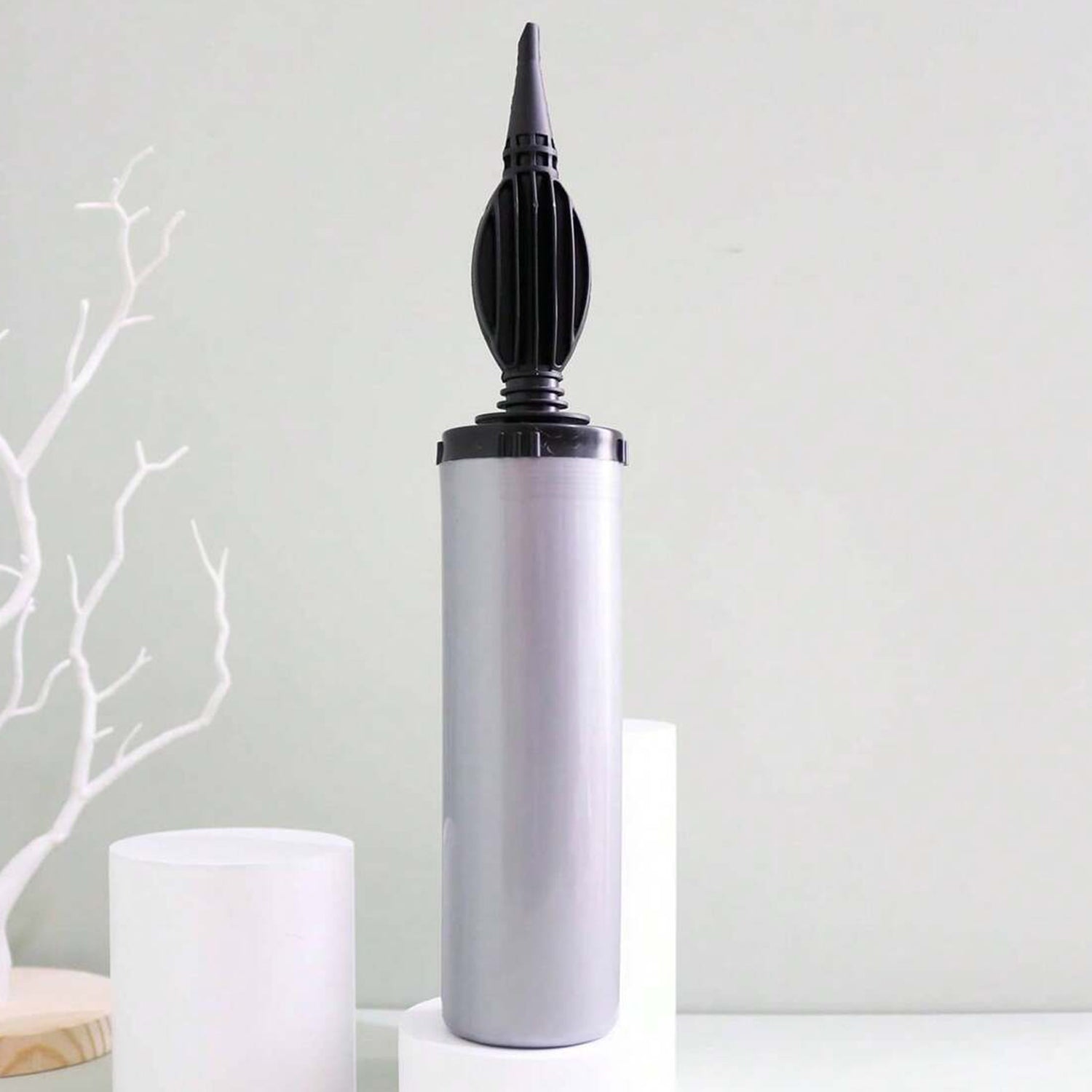 Lightweight hand balloon pump ideal for balloons and inflatables