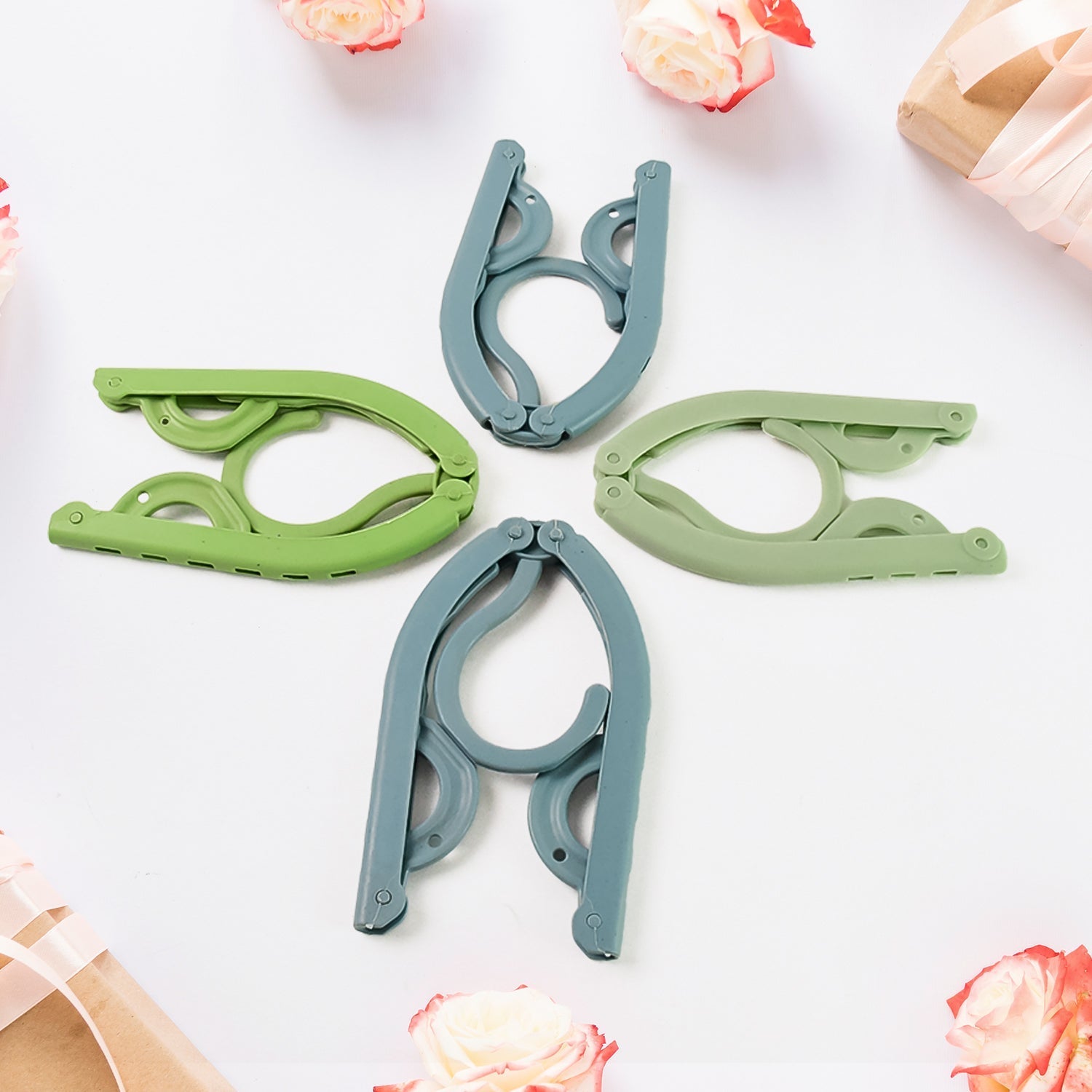 Foldable travel hanger compact design in storage case
