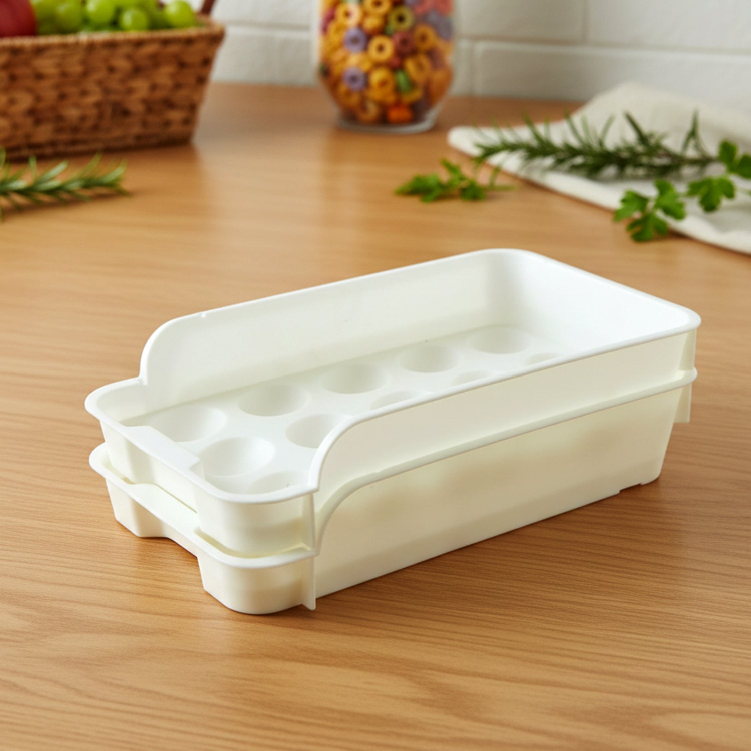 Kitchen egg storage container