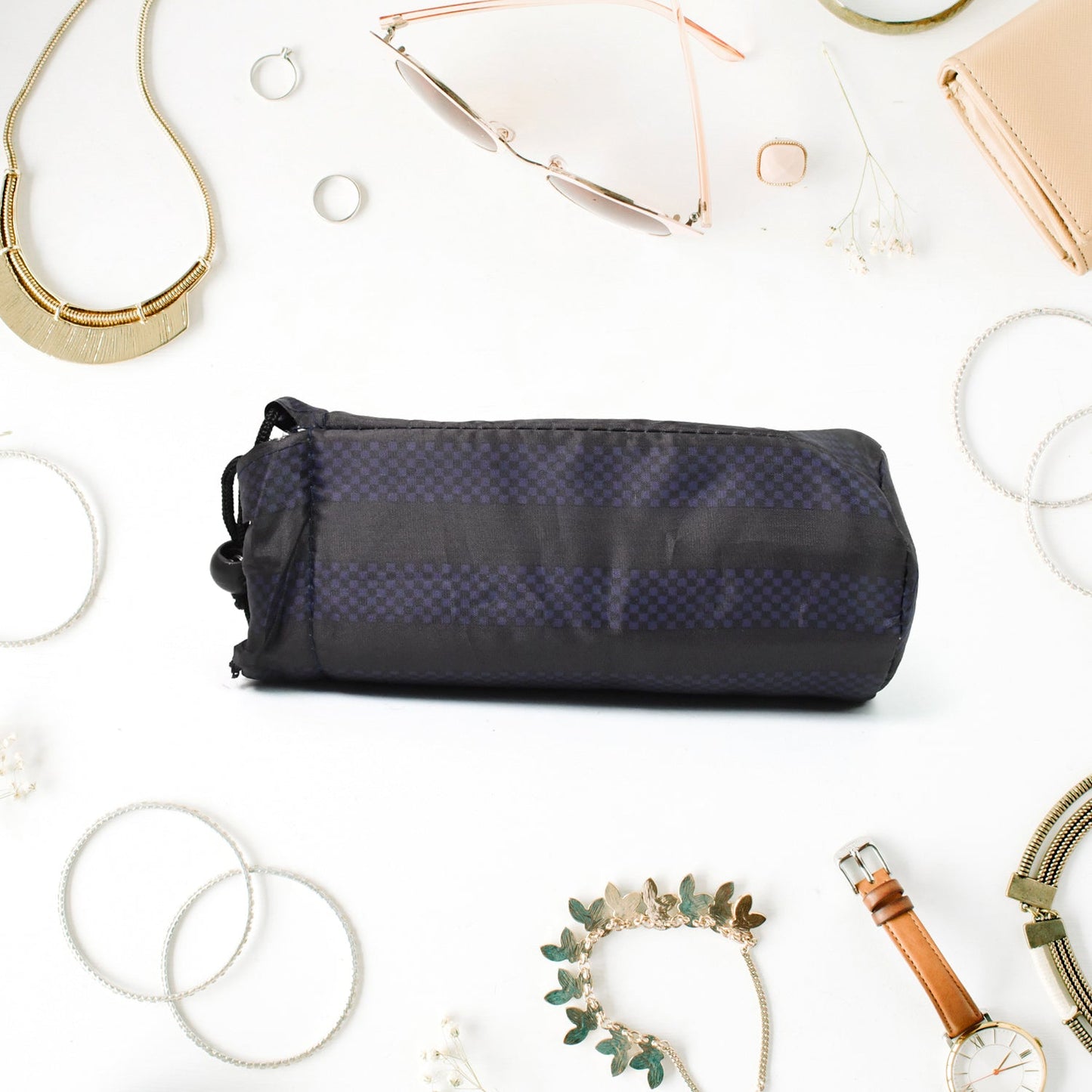 Eco-friendly travel pouch made from rope fabric, ideal for stationery and small items.
