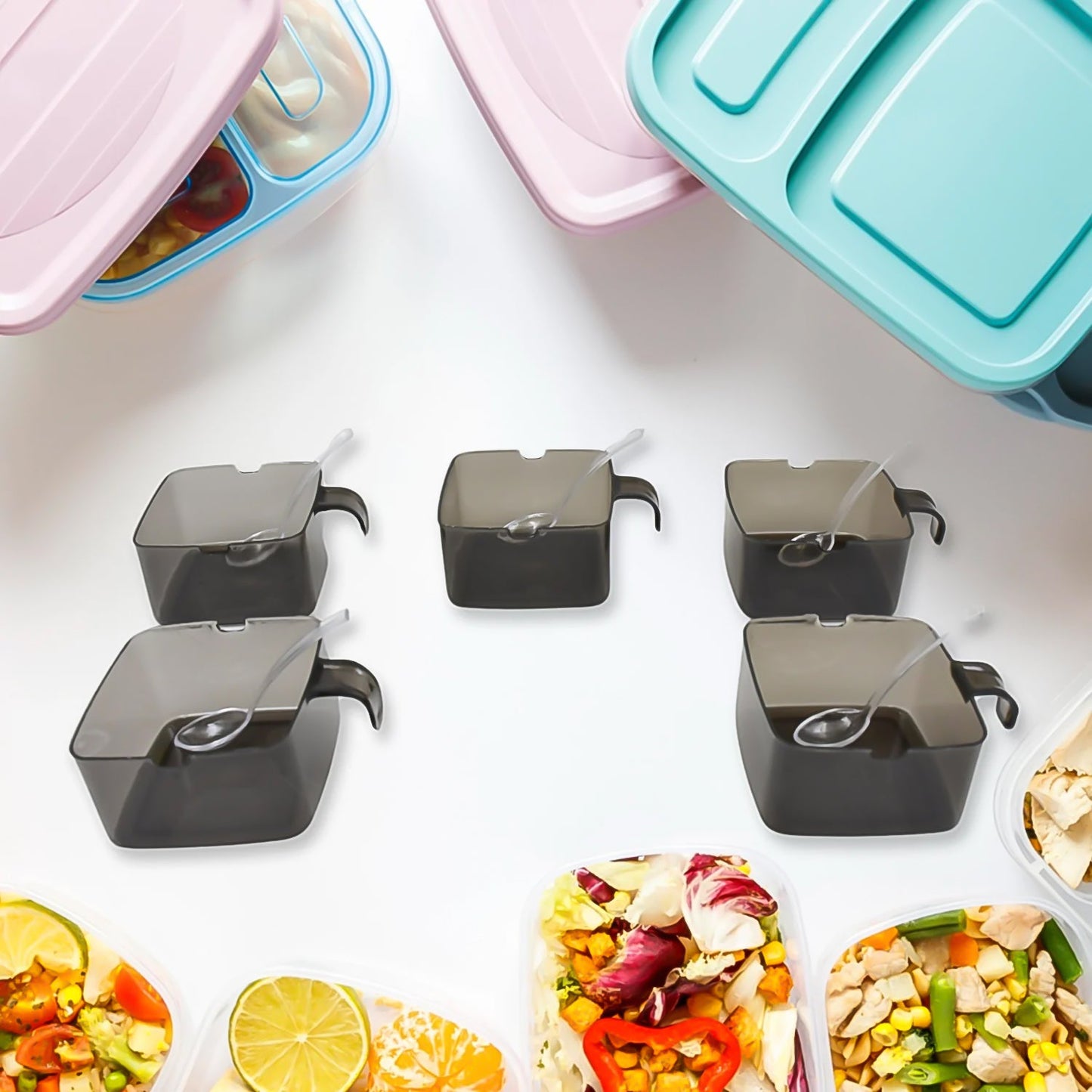 Animated view demonstrating the smooth 360-degree rotation of the spice container.