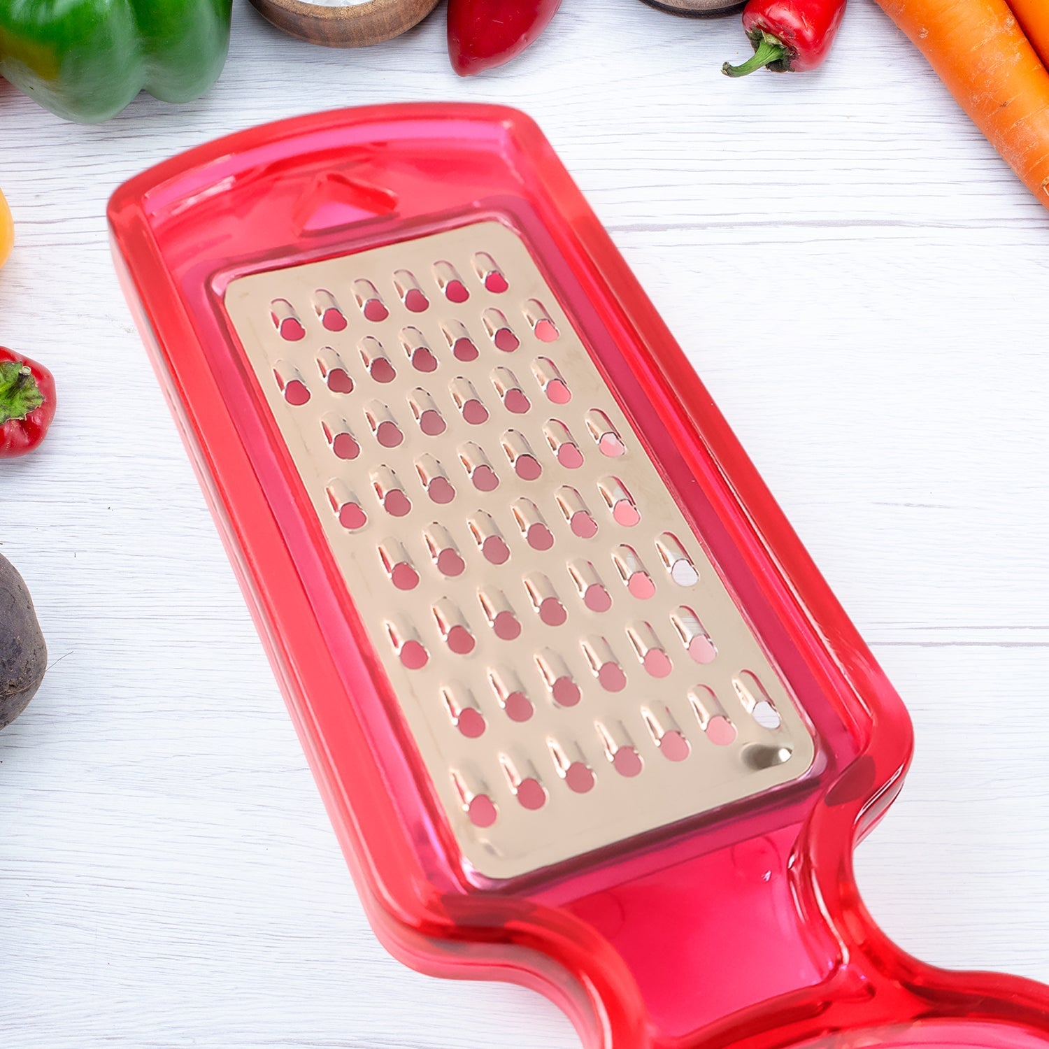 Sharp stainless steel blades on the 2-in-1 kitchen peeler and grater tool