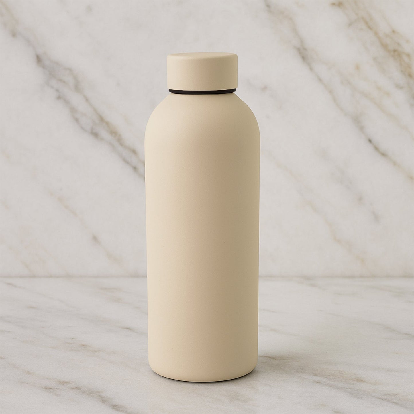Durable stainless steel vacuum-insulated bottle for hot and cold drinks