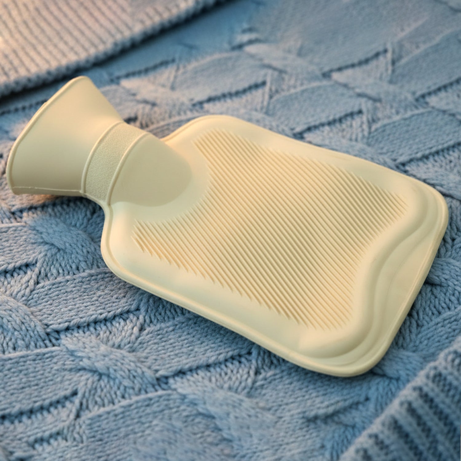 Durable reusable hot water bag for effective body pain relief