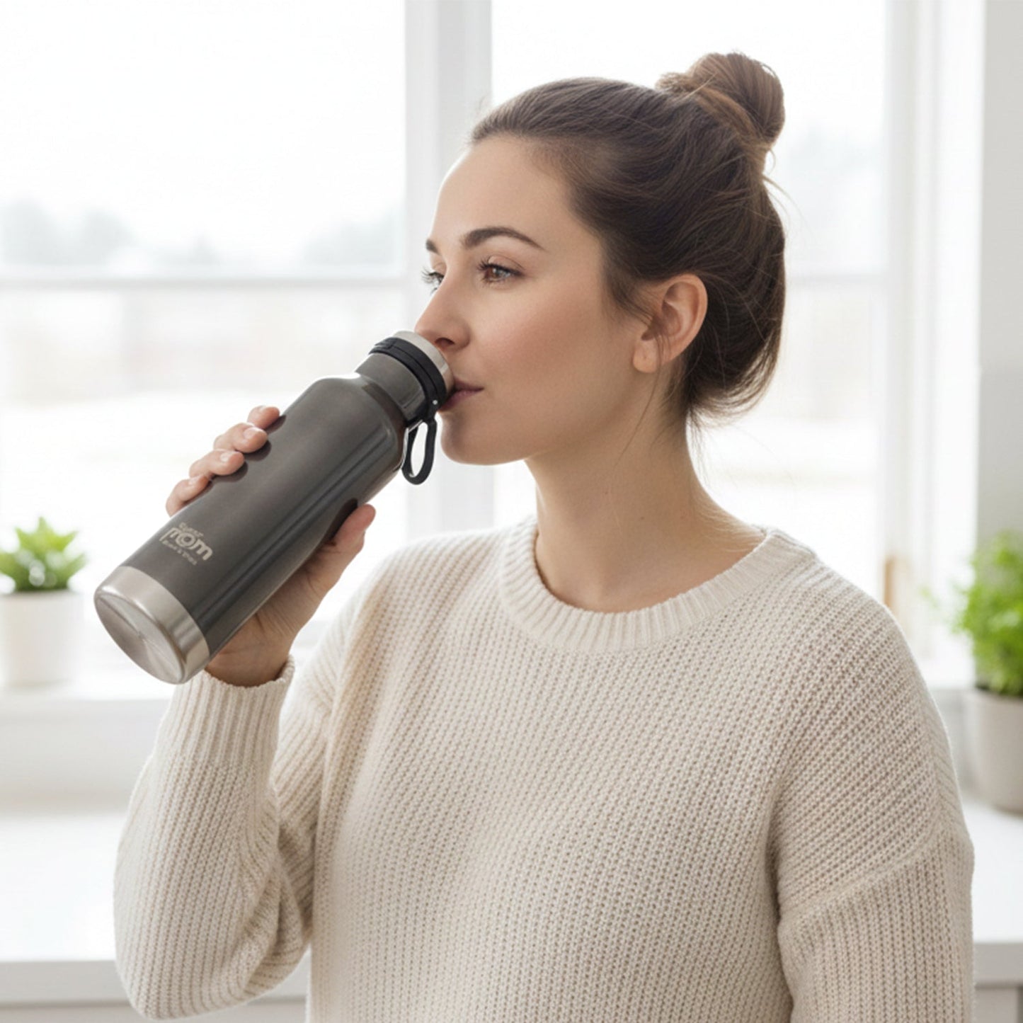 Supermom branded insulated hydro water bottle 500 ml for office and travel use