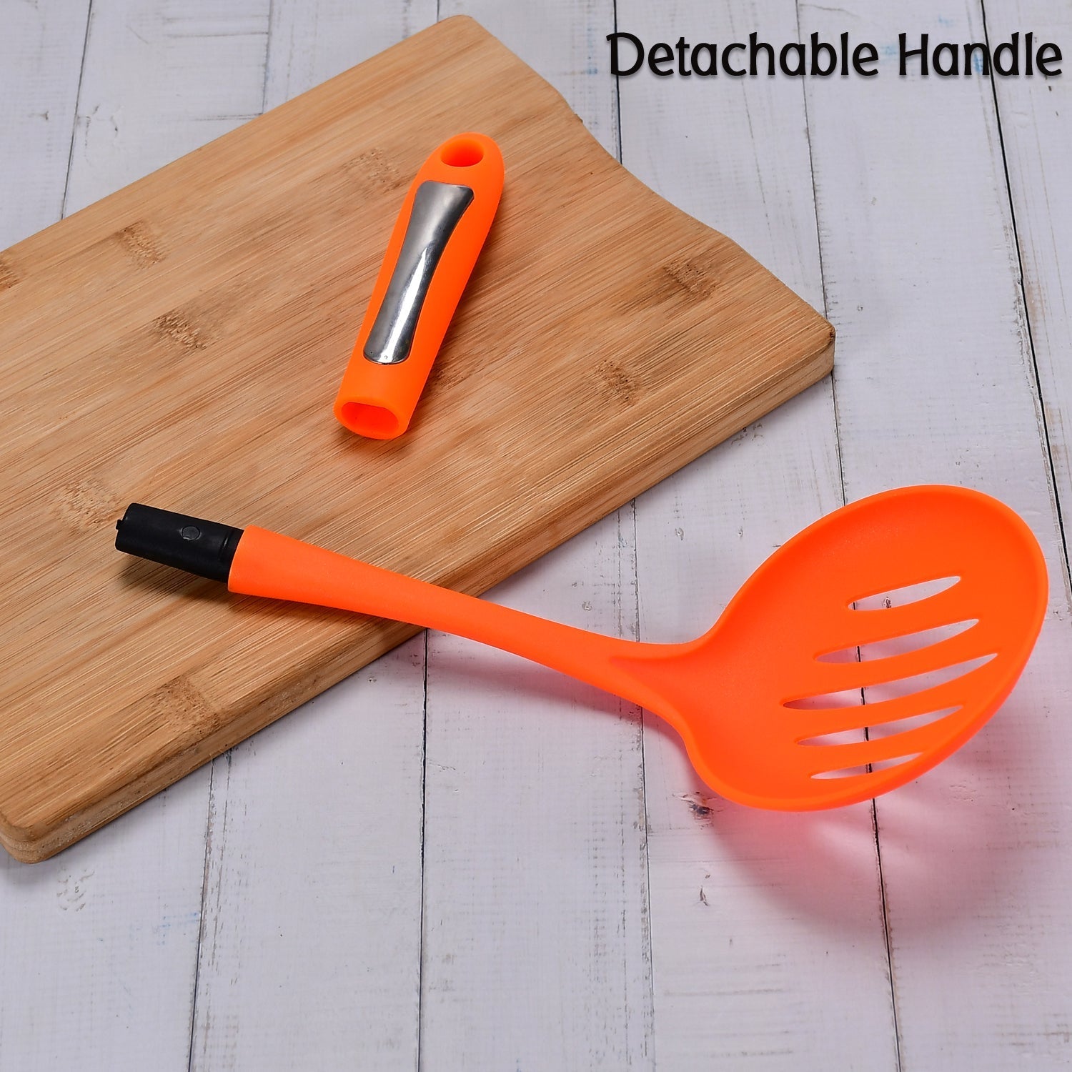 Demonstration of the non-stick cooking shovel's effectiveness in a busy kitchen.
