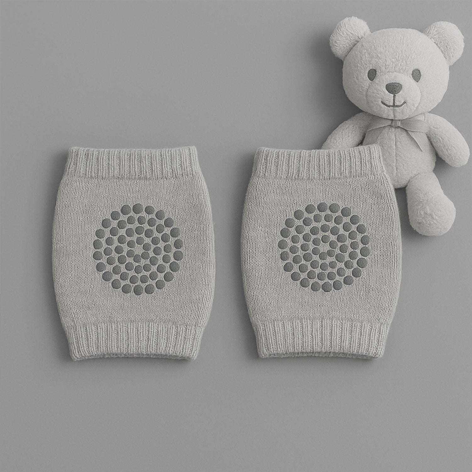 Cozy light grey wool leg warmers with thickened sponge knee pads for kids