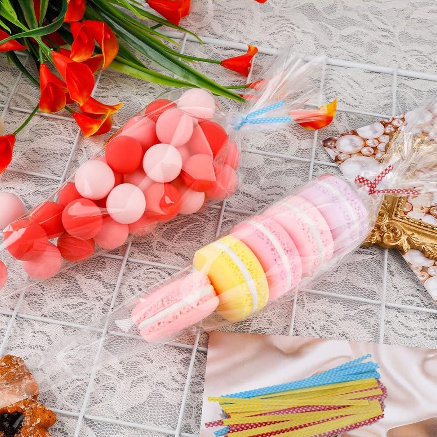 Flexible disposable piping bags that fit various piping nozzles