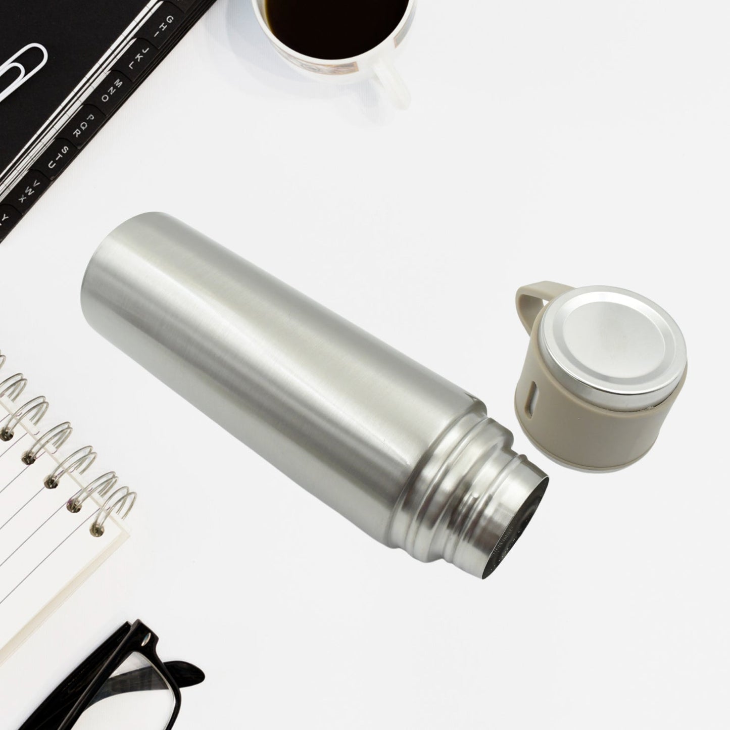 Packaging box of stainless steel vacuum flask set with 3 steel cups, ideal gift