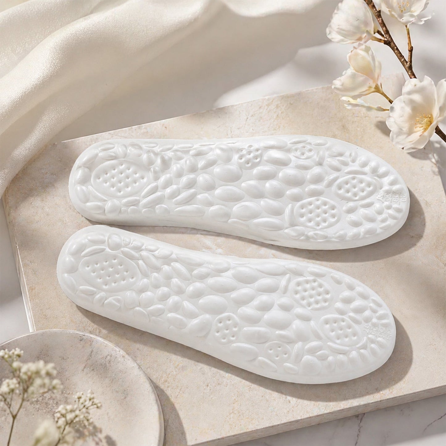 Comfortable breathable insoles for daily foot support