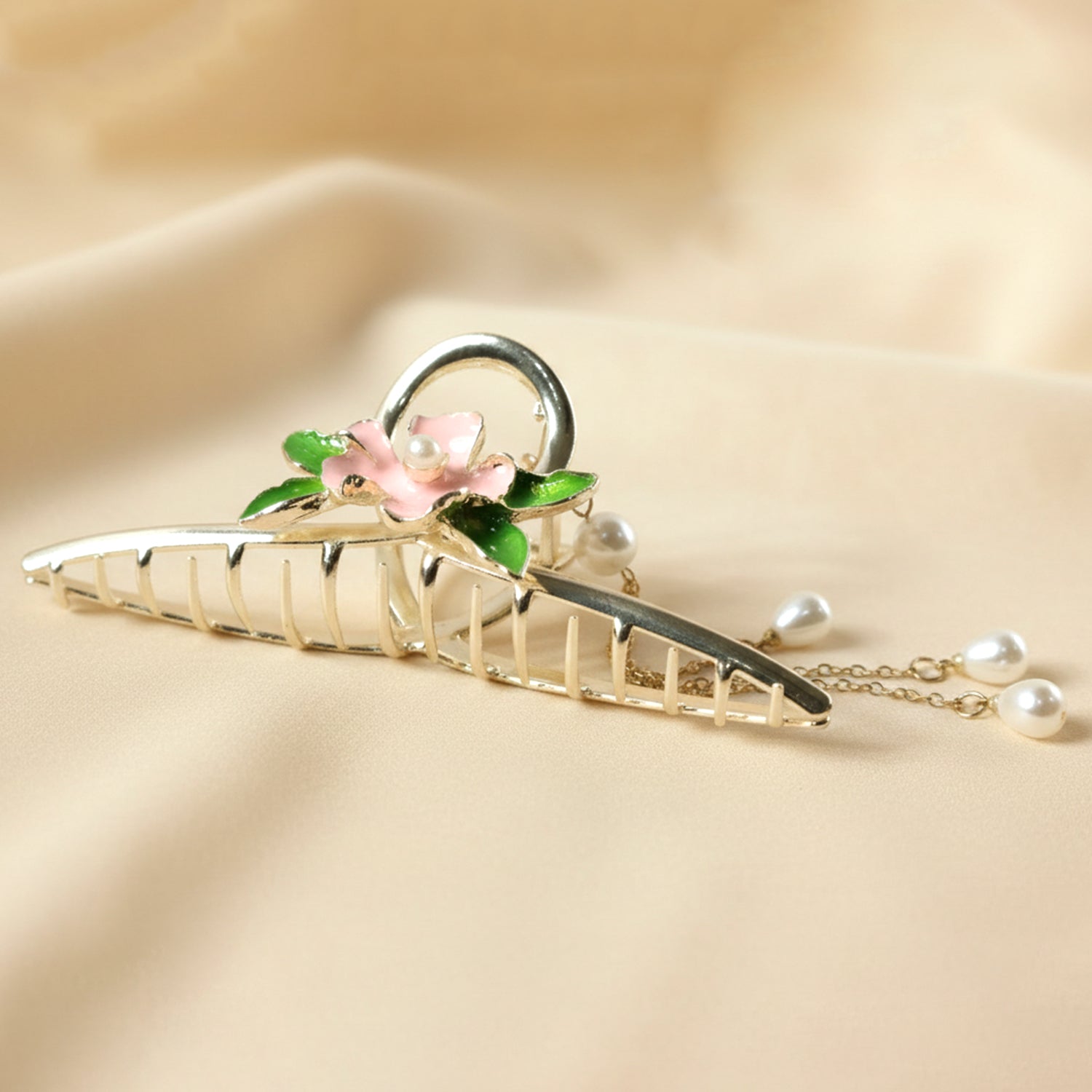 Decorative floral hair claw clip with pearl chain