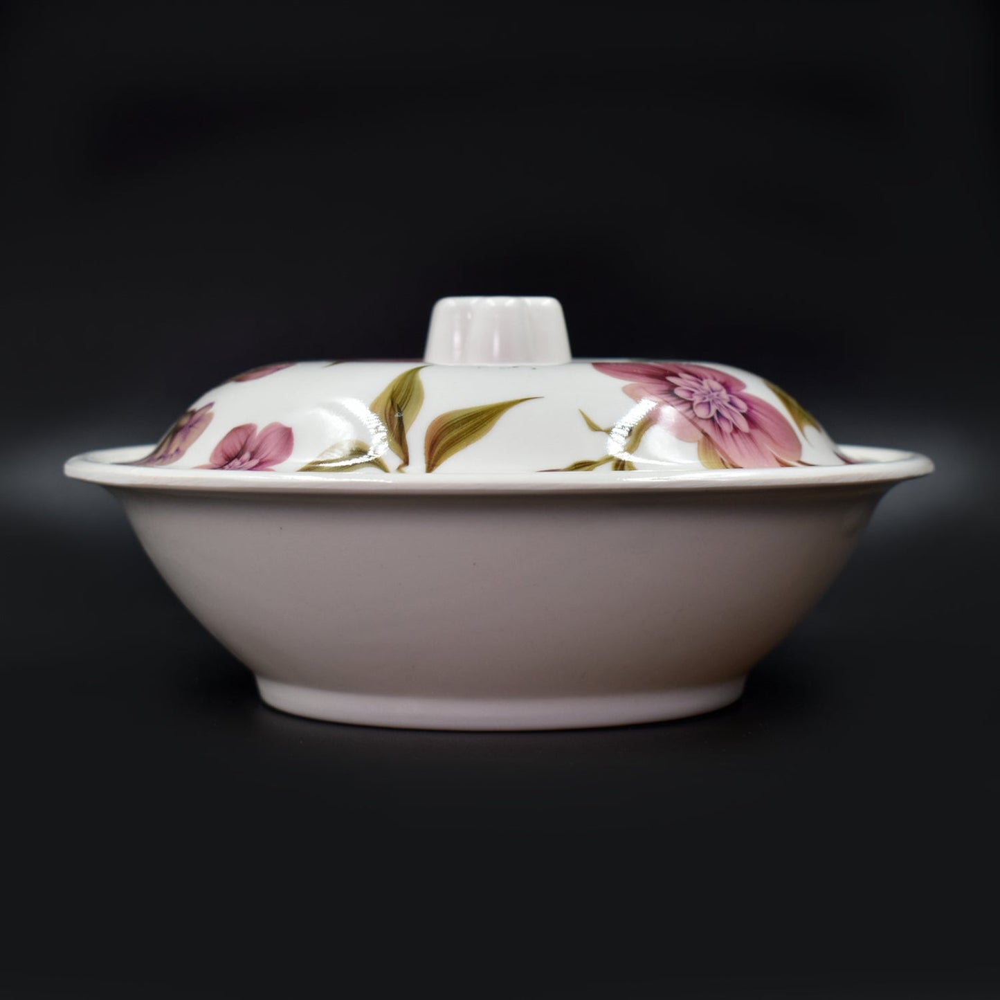 Modern design of the 5-piece Pudding Cutlery Set.