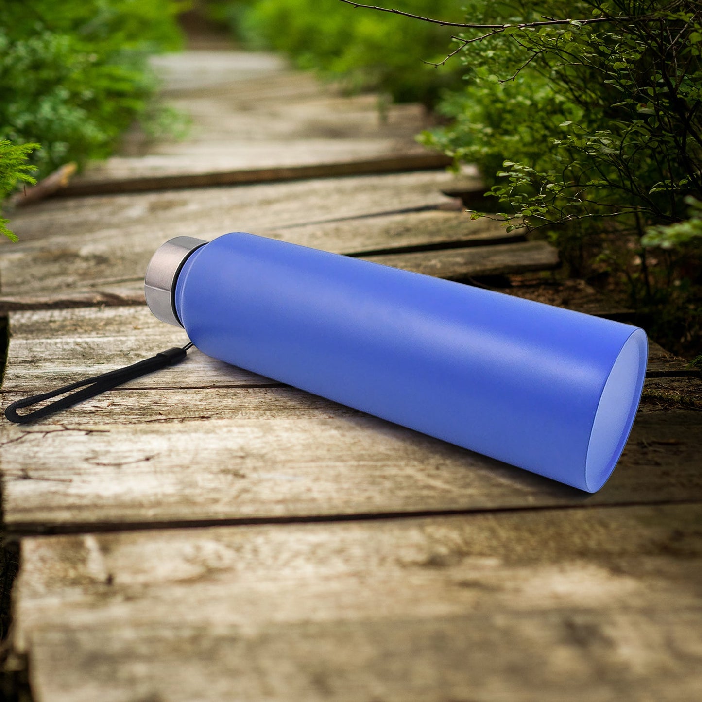Portable leak-proof stainless steel water bottle easy to carry outdoors
