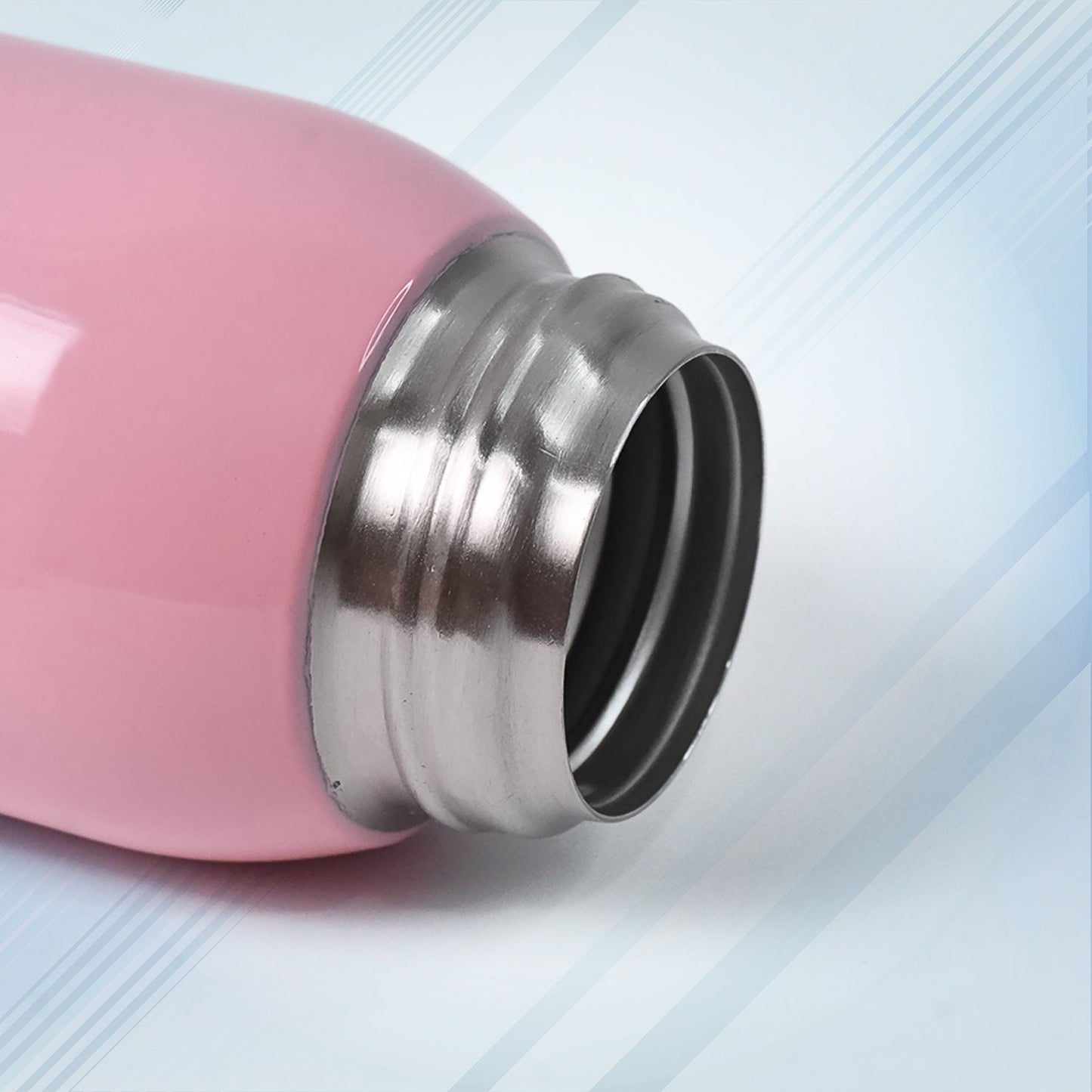 Side view of thermos kids water bottle highlighting compact 600ml size