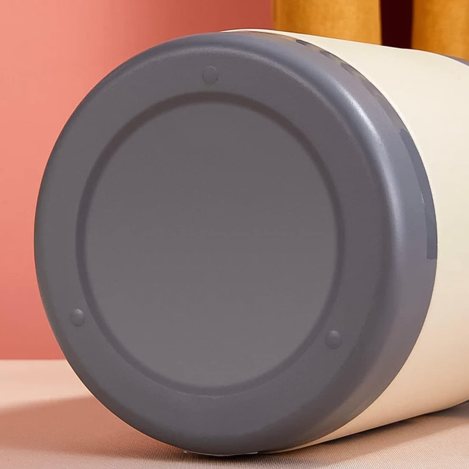 Close-up detail of the USB Electric Heated Lunch Box's robust construction.