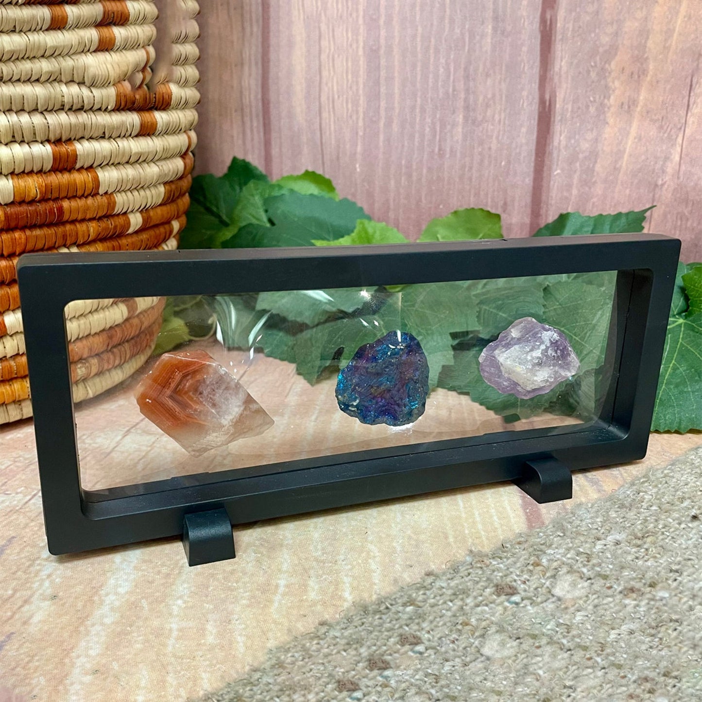 Jewellery display box with detachable stand for flexible vertical placement