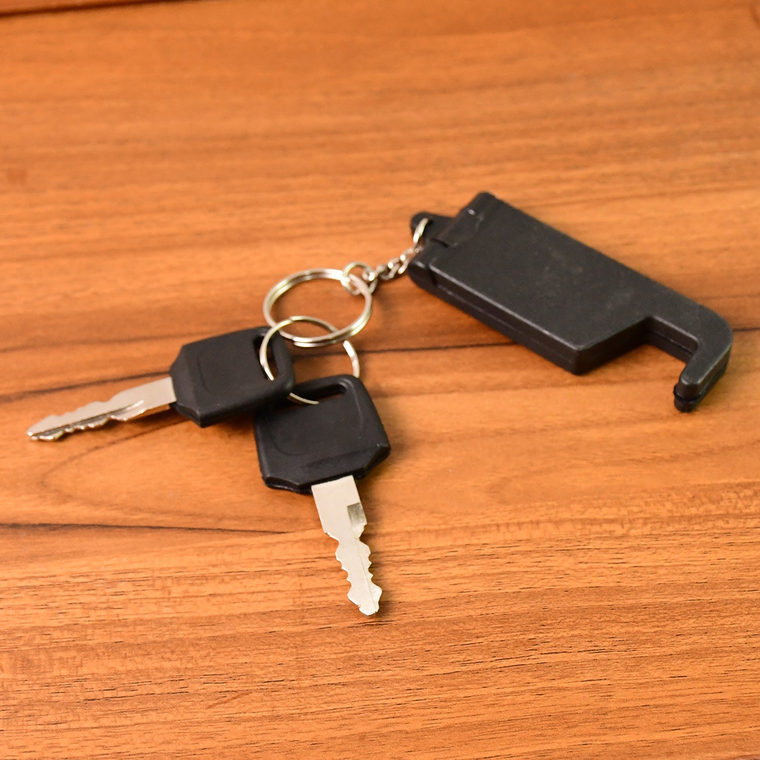 2 in 1 plastic keychain mobile stand set in multicolor for smartphones