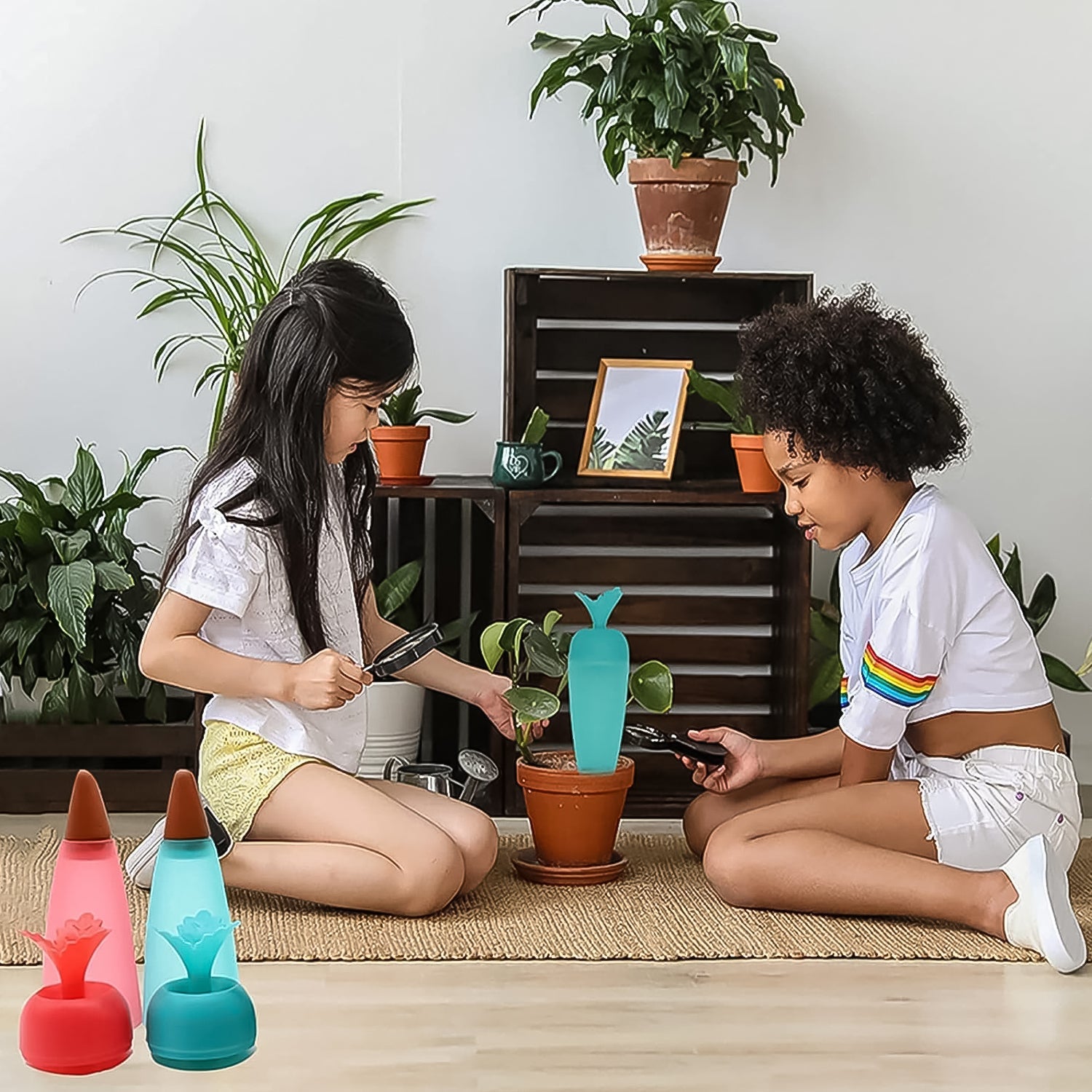Diagram demonstrating easy setup: fill water, insert self watering spike into soil.